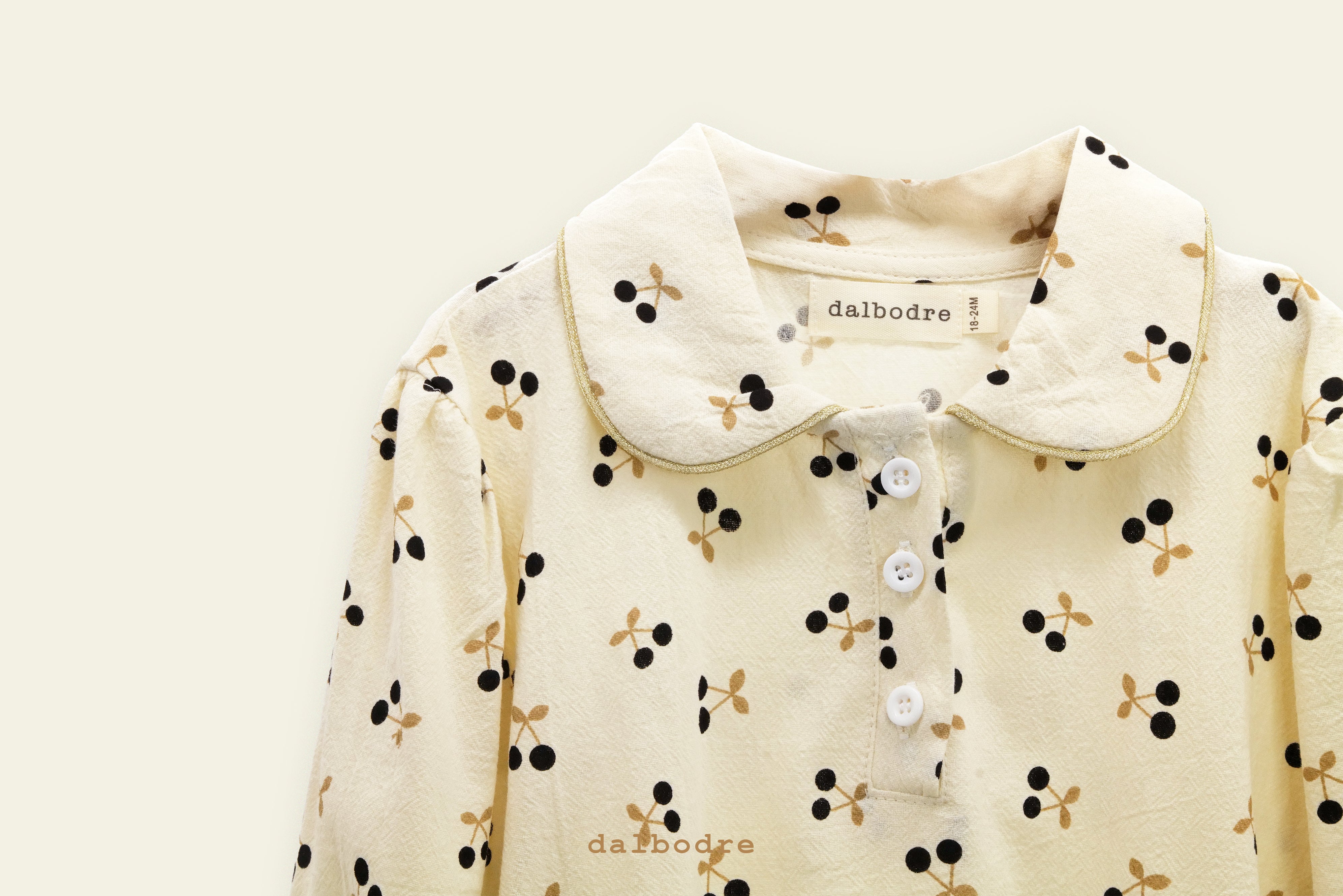 Conjunto de mono y sombrero para el sol con lunares de cereza