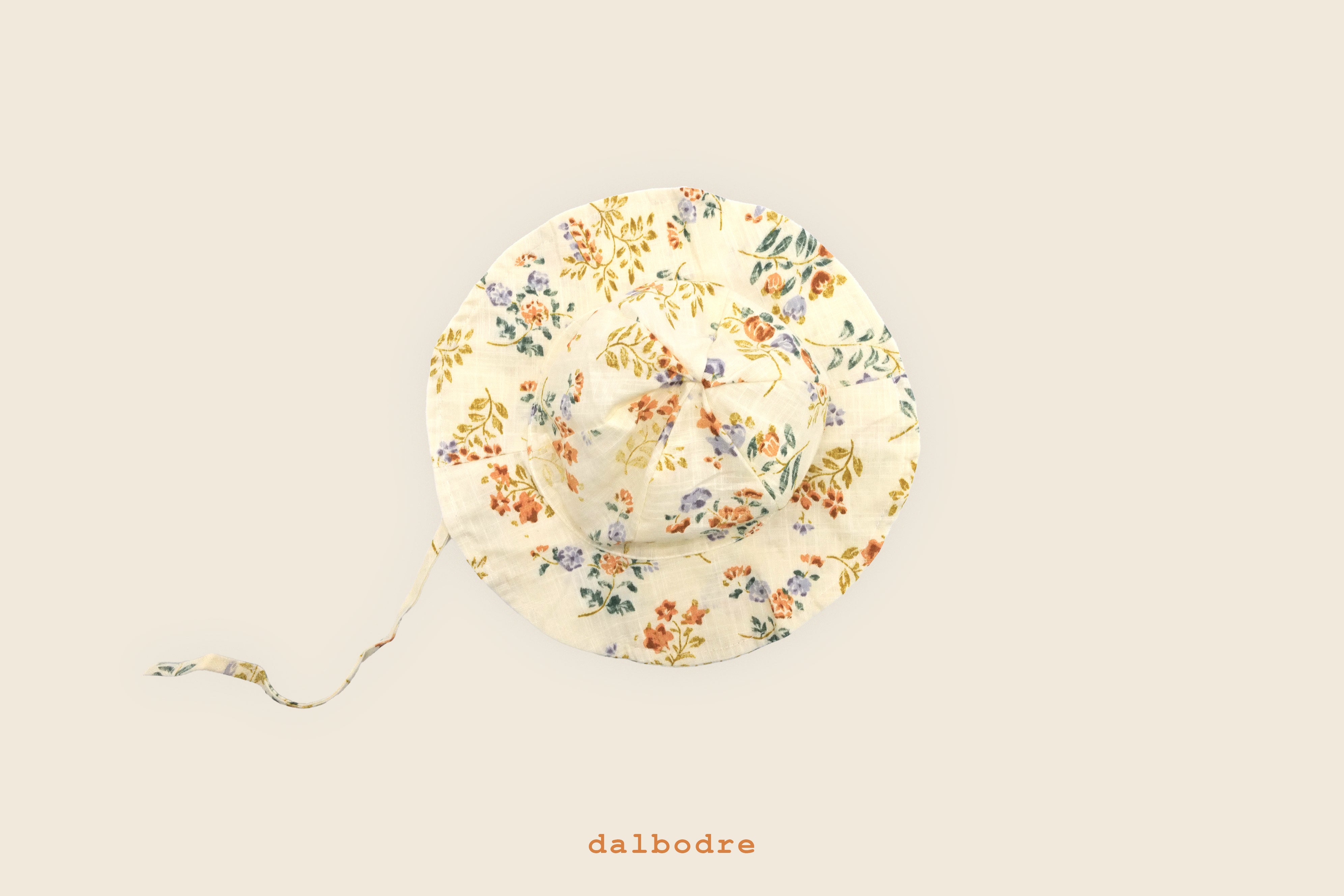 Conjunto de mono y sombrero para el sol Meadow Breeze